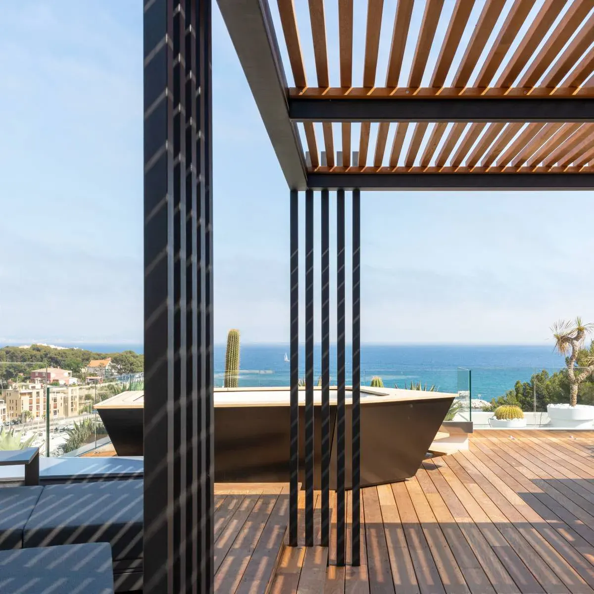 Pergola bois bioclimatique à Marseille