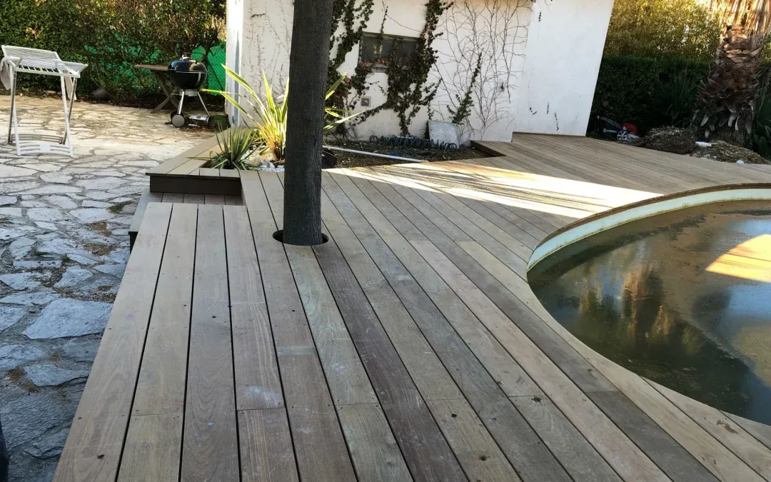Terrasse en frêne thermochauffé sur structure douglas à Aix-en-Provence