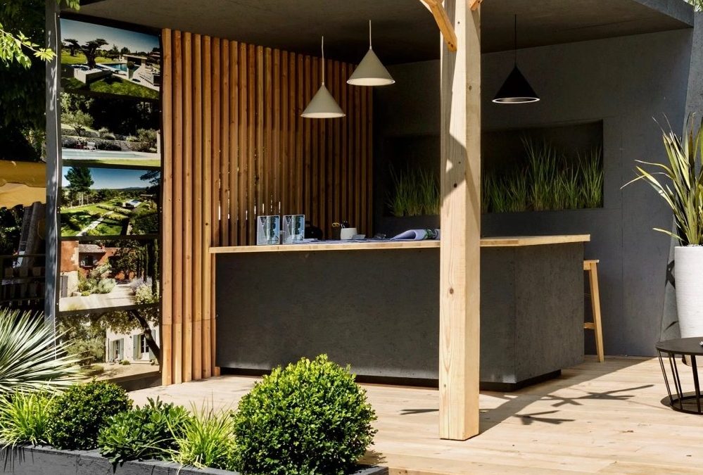 Pourquoi choisir le teck pour votre salon de jardin et meubles extérieurs dans les Bouches-du-Rhône ?