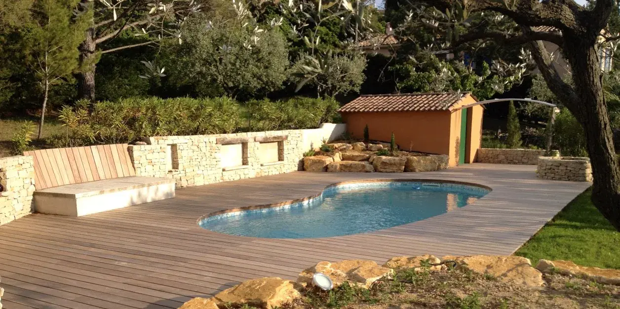 Pergola bois bioclimatique à Marseille