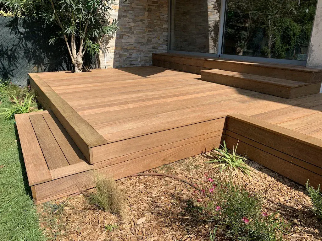 Pergola bois bioclimatique à Marseille