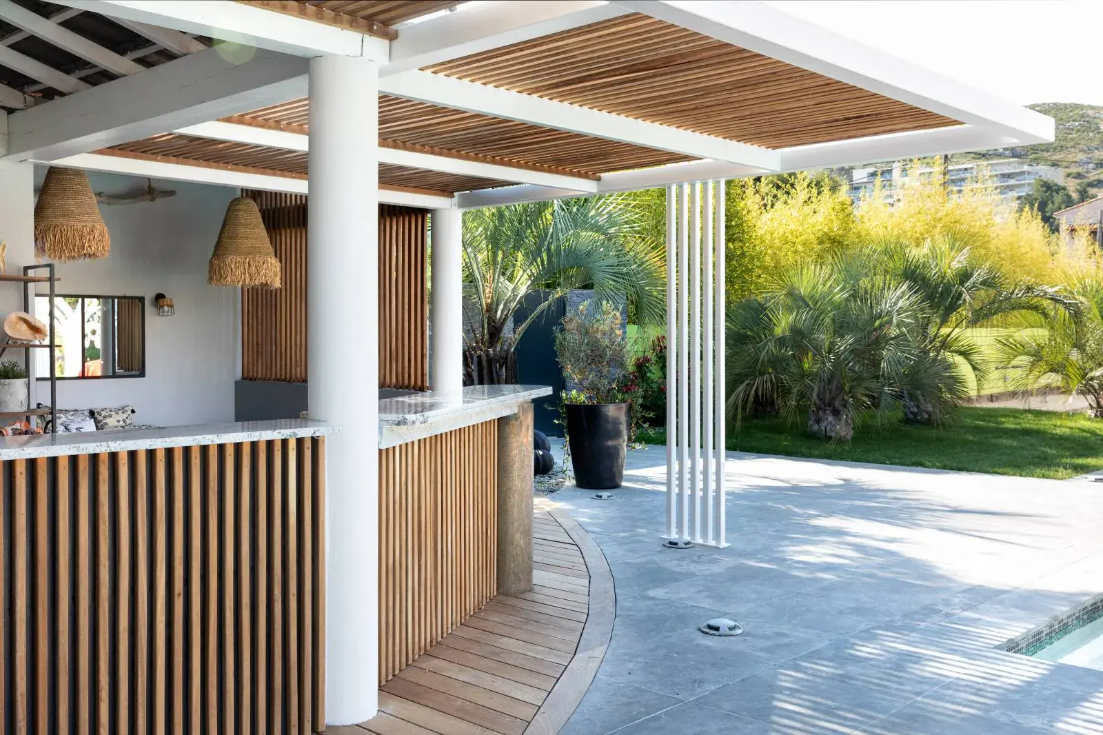 Pergola bois bioclimatique à Marseille