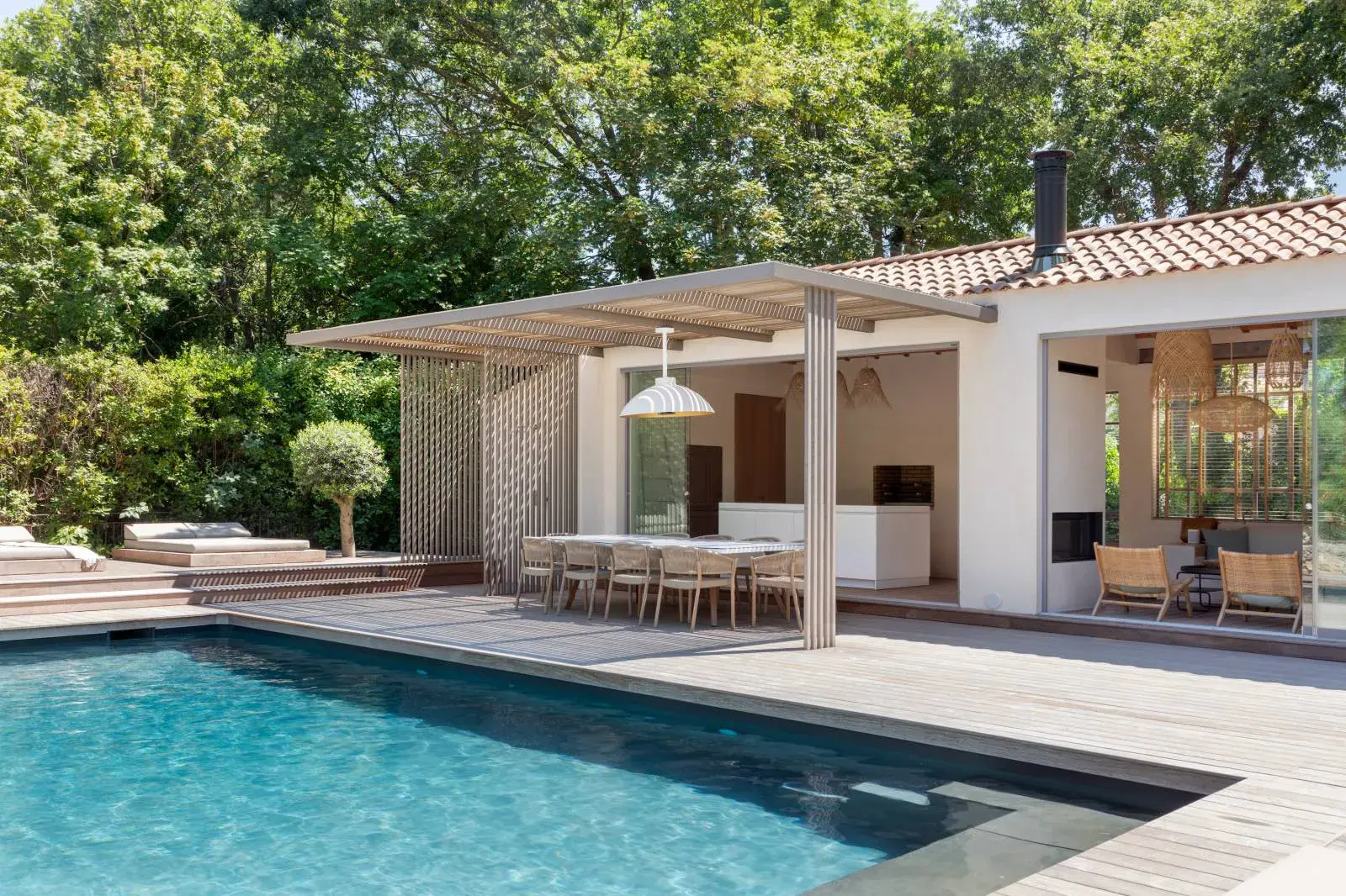 Pergola bois bioclimatique à Marseille