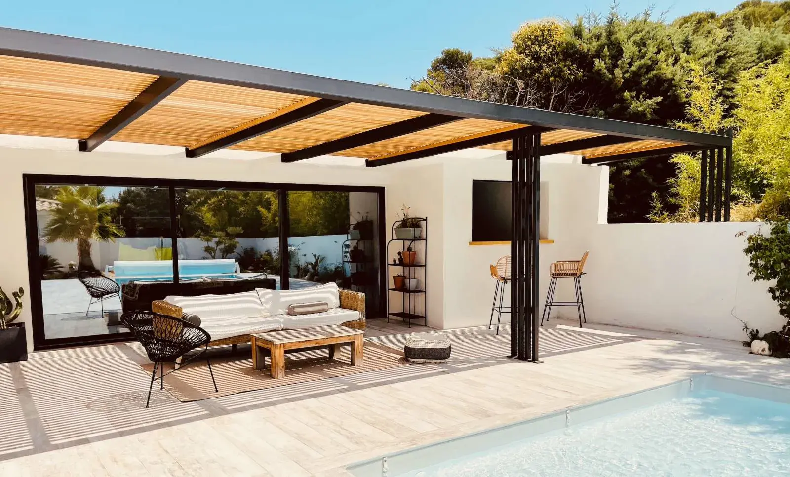 Pergola bois bioclimatique à Marseille