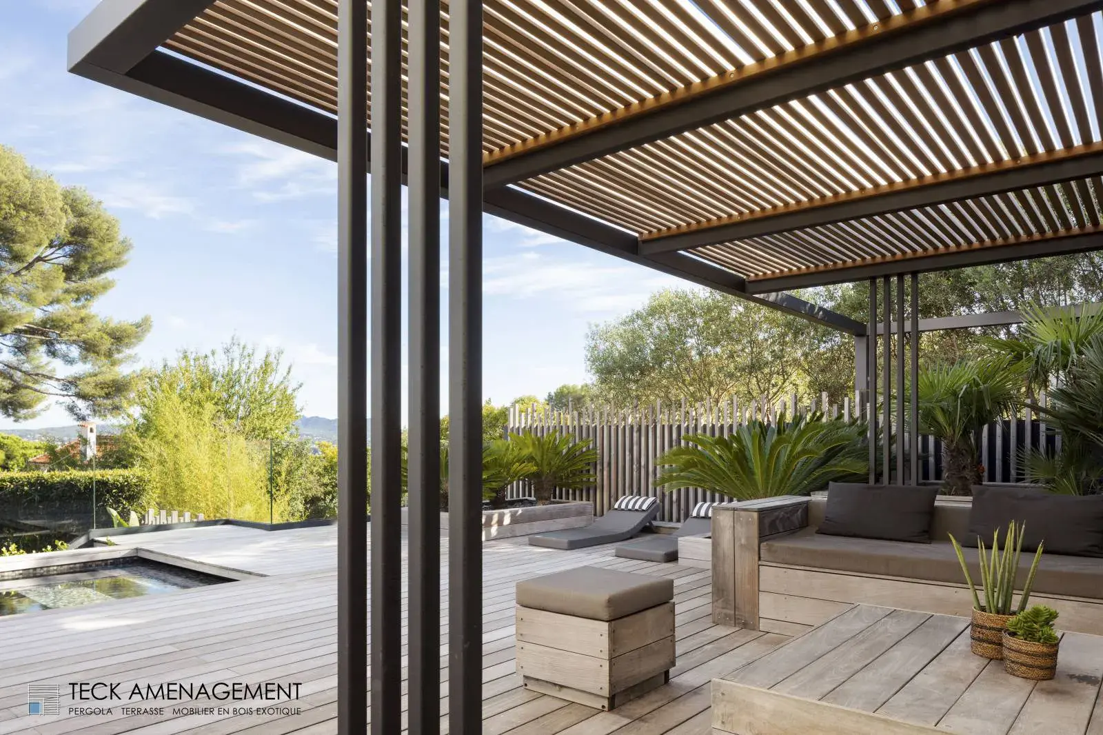 Pergola bois bioclimatique à Marseille