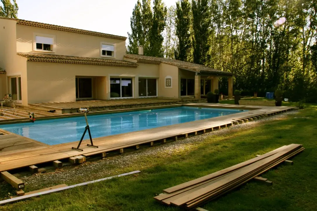 Pergola bois bioclimatique à Marseille