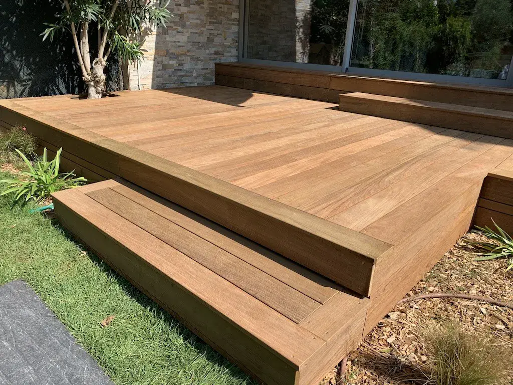 Pergola bois bioclimatique à Marseille