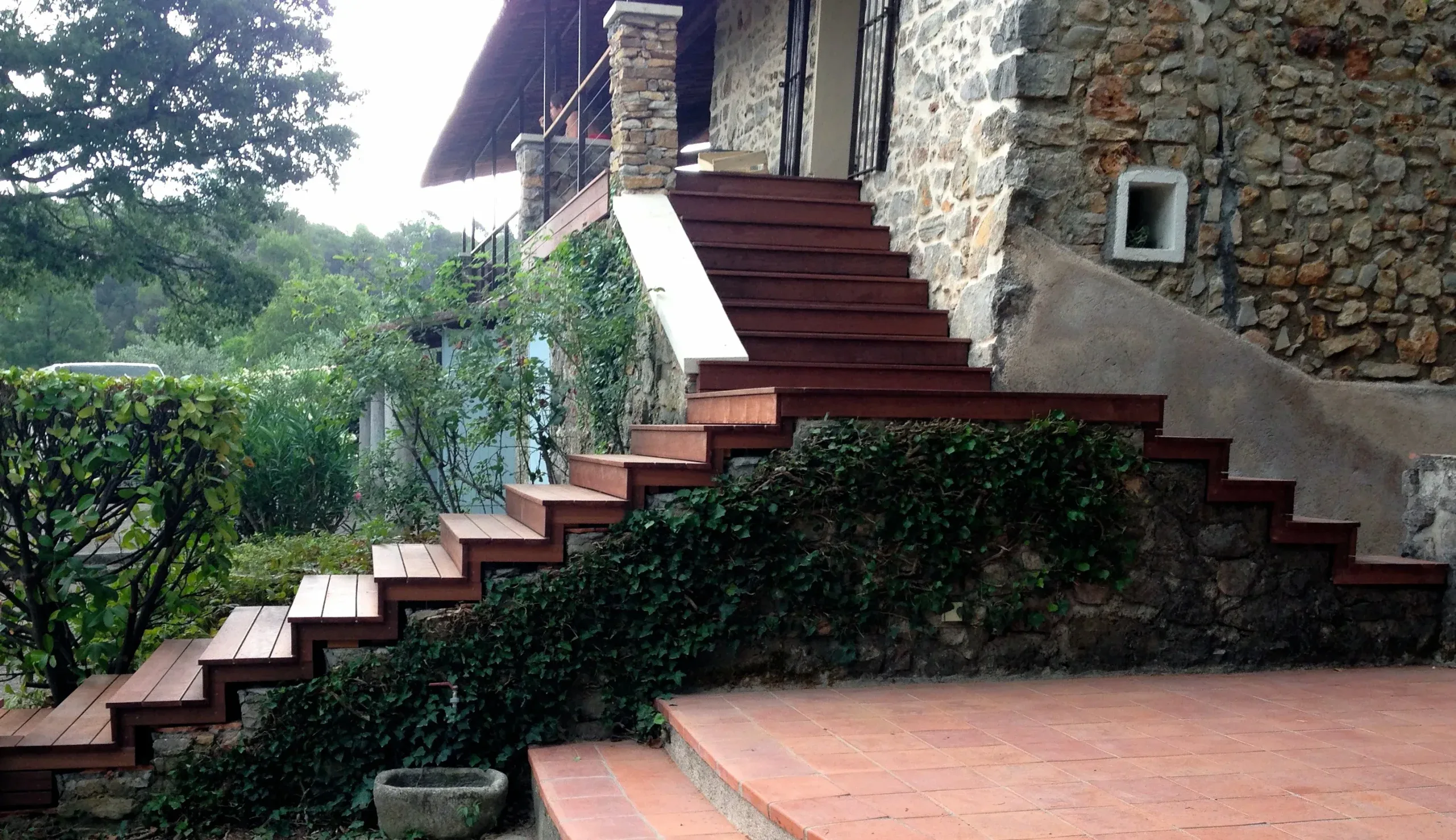 Pergola bois bioclimatique à Marseille