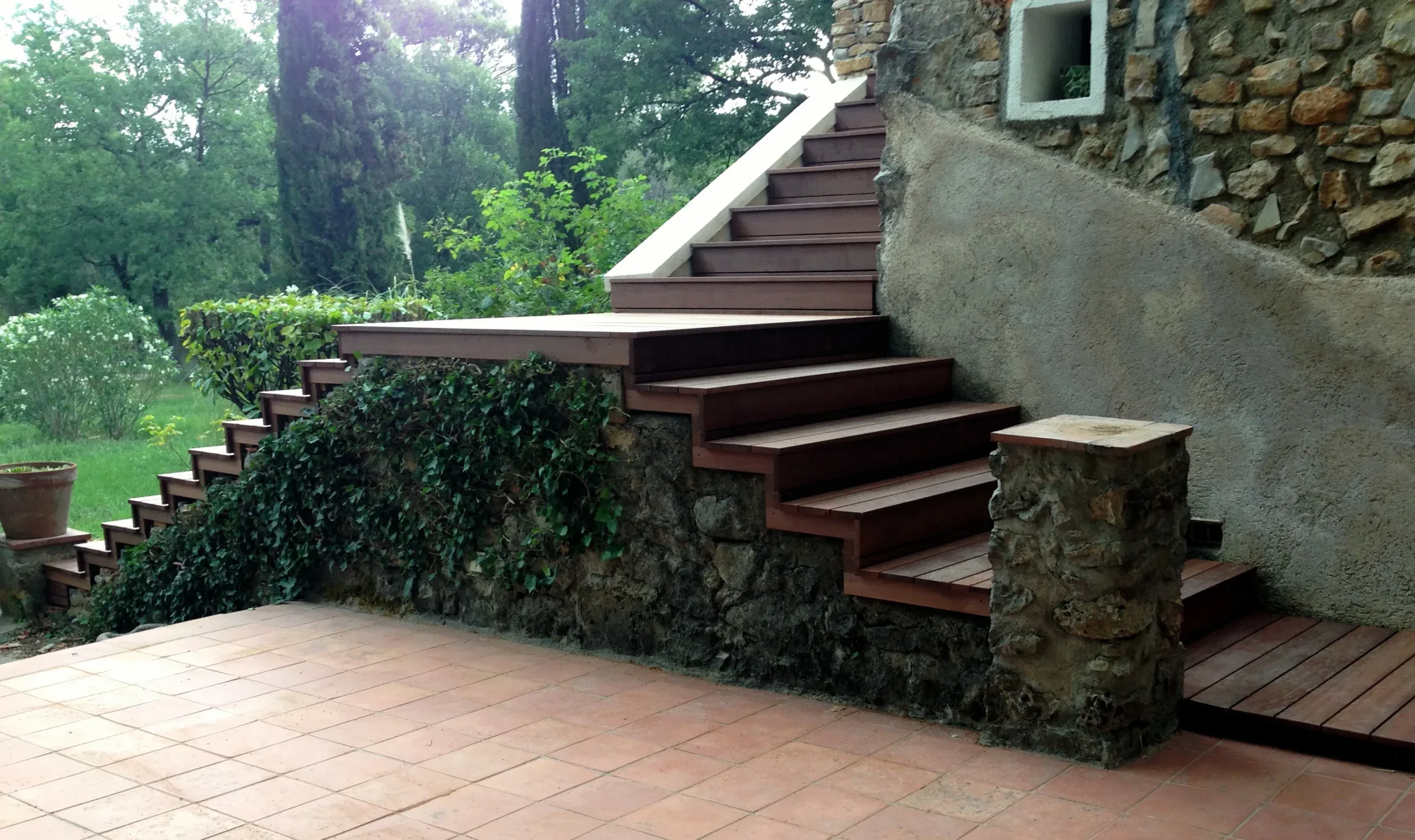 Pergola bois bioclimatique à Marseille