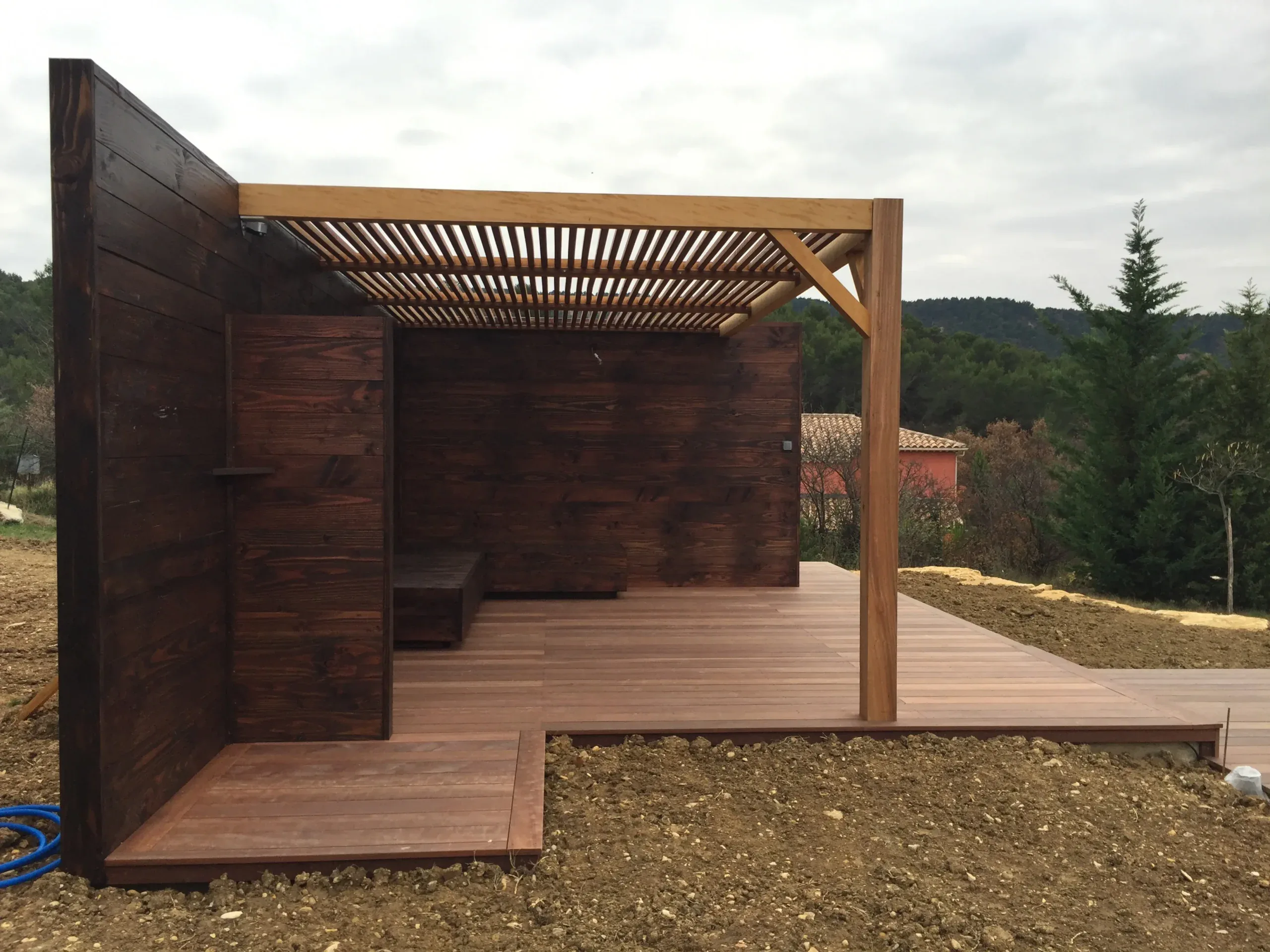 Pergola bois bioclimatique à Marseille