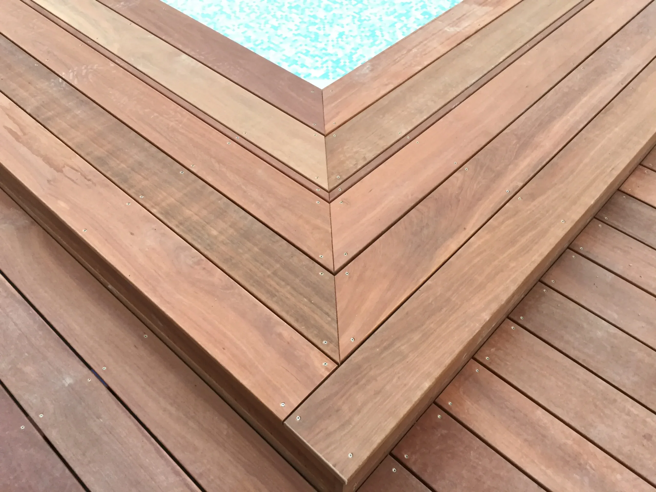 Pergola bois bioclimatique à Marseille