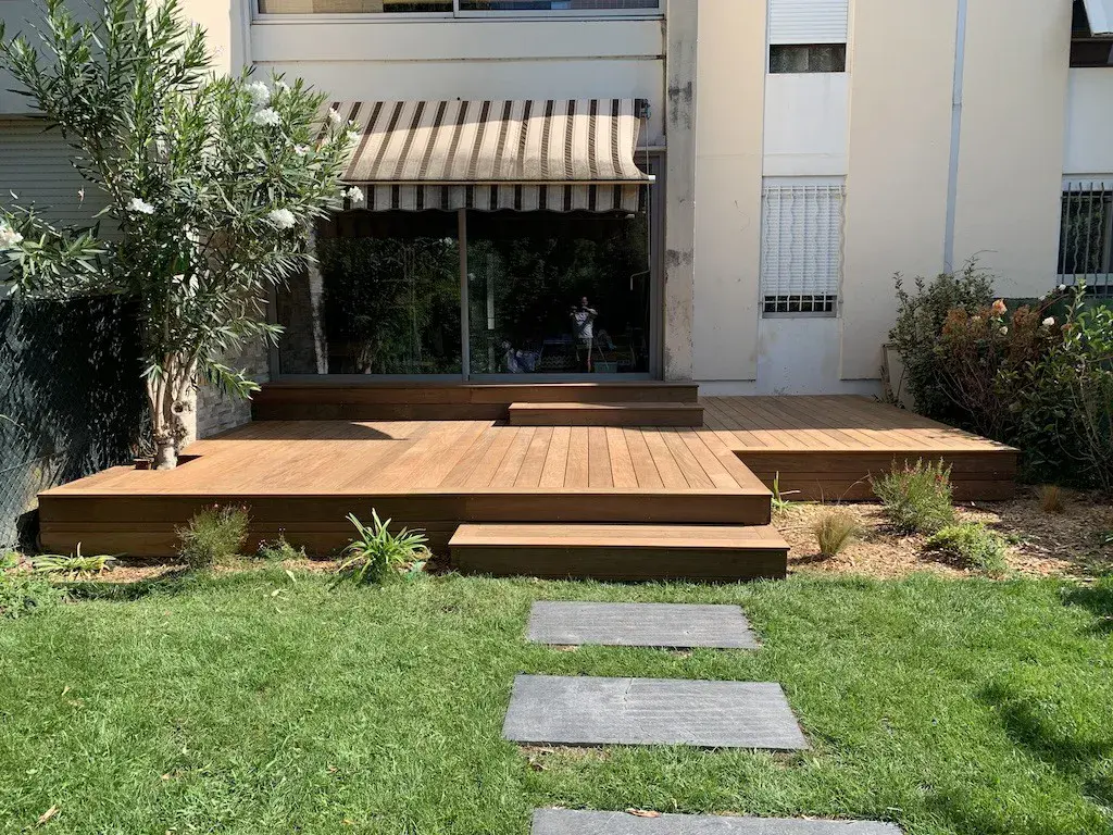 Pergola bois bioclimatique à Marseille