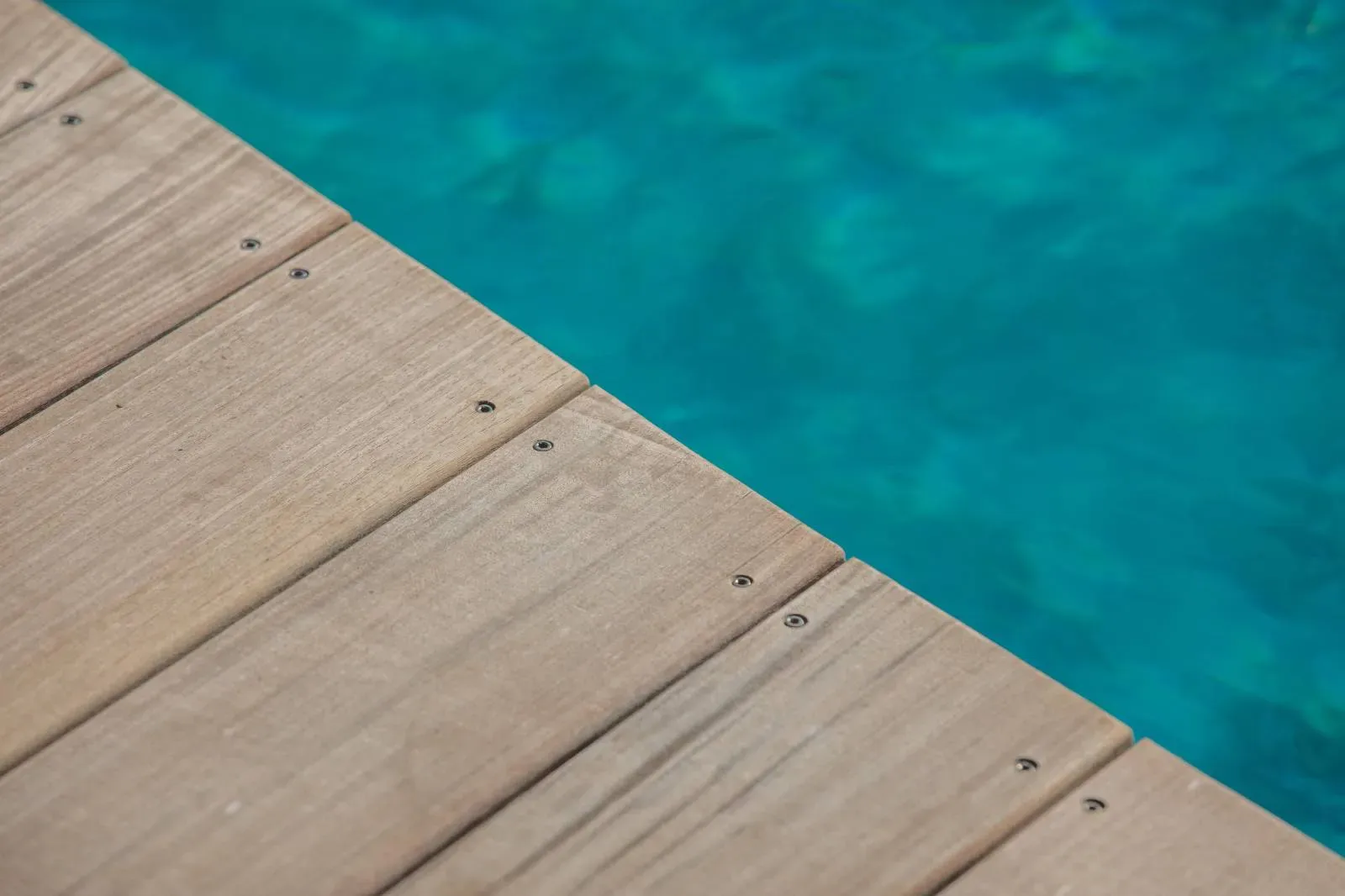 Pergola bois bioclimatique à Marseille