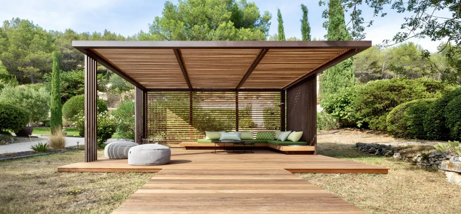 Pergola bois bioclimatique à Marseille