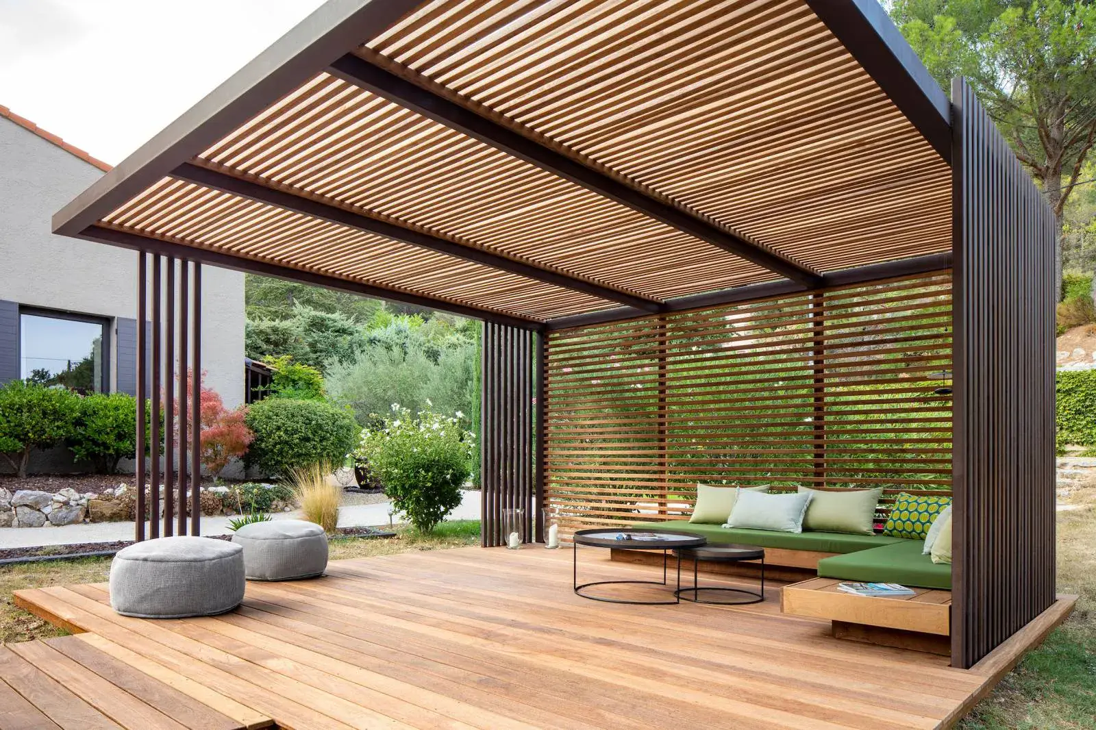 Pergola bois bioclimatique à Marseille