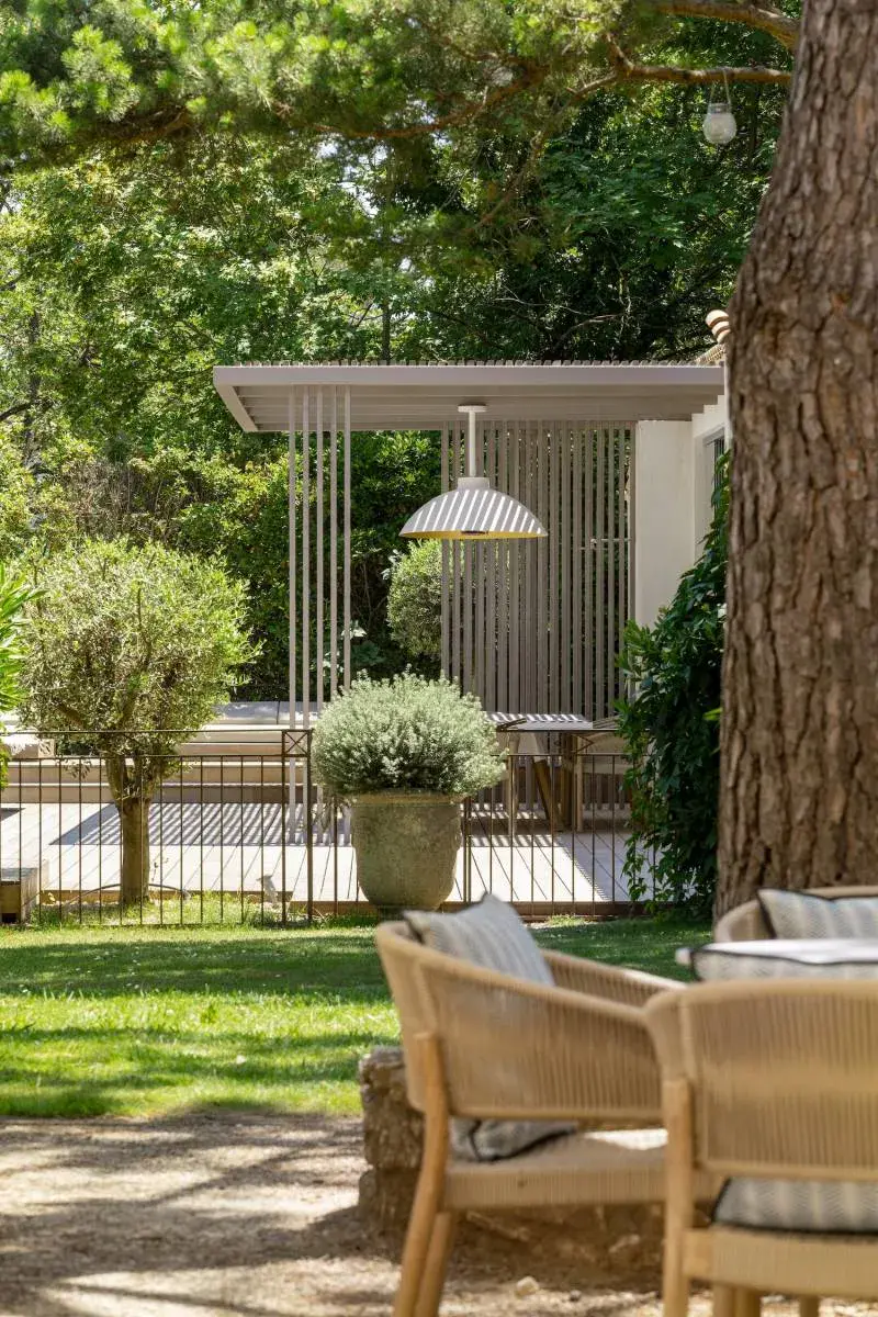 Pergola bois bioclimatique à Marseille