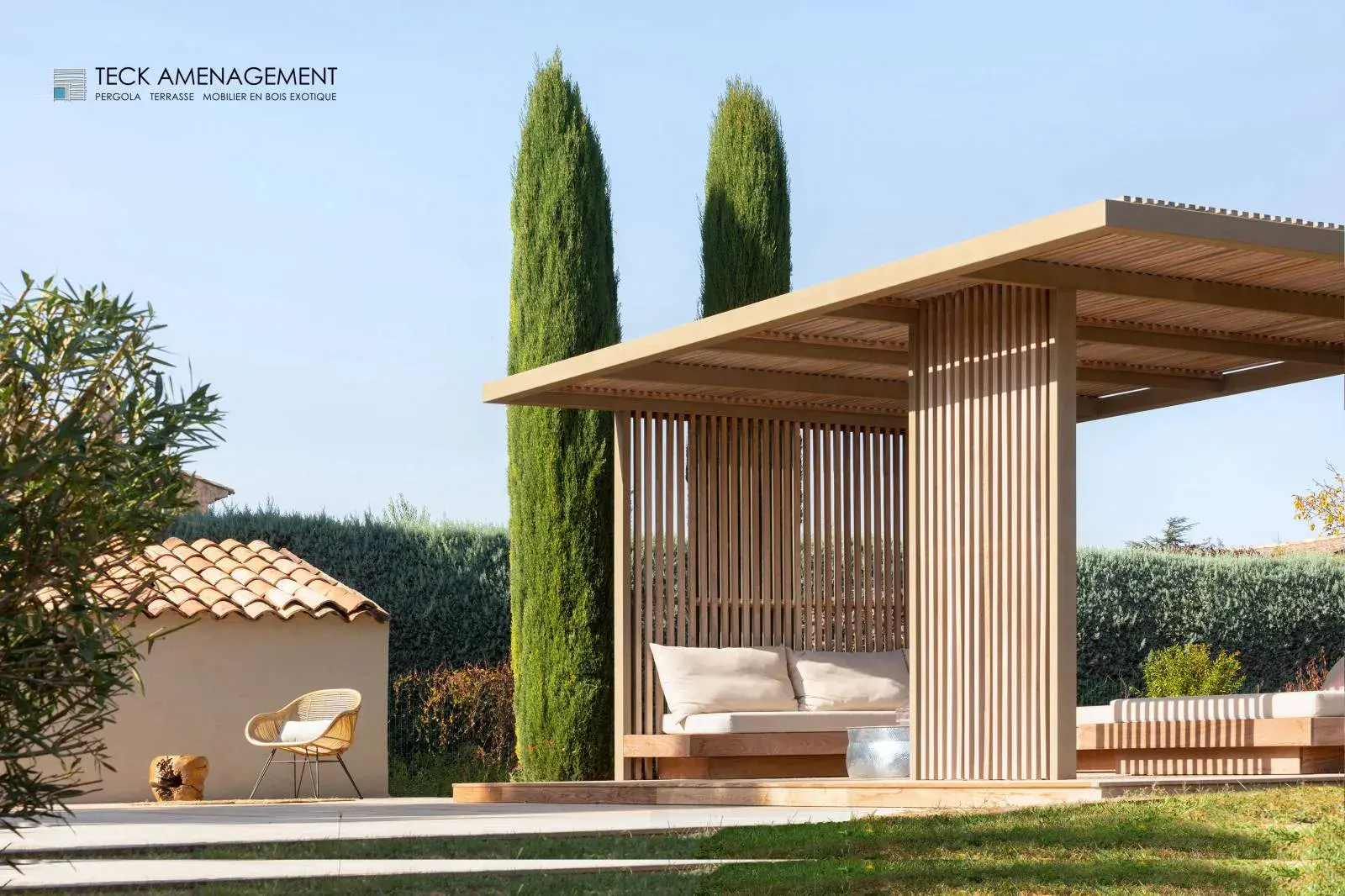 Pergola bois bioclimatique à Marseille