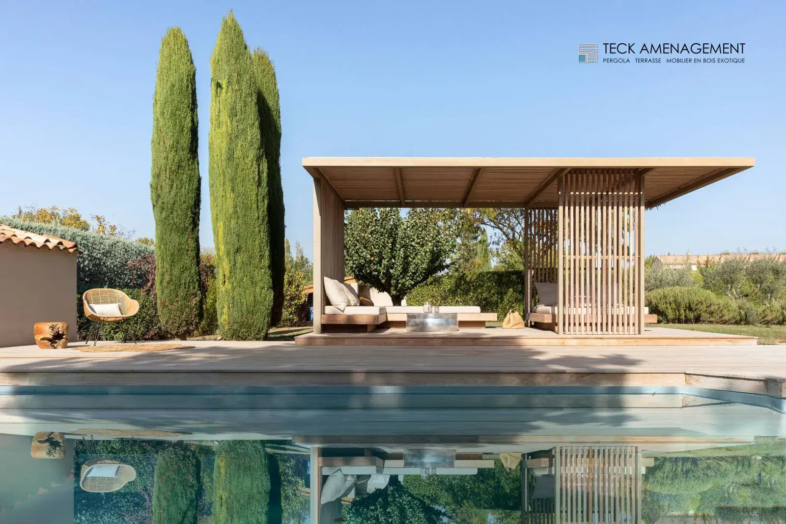 Pergola bois bioclimatique à Marseille