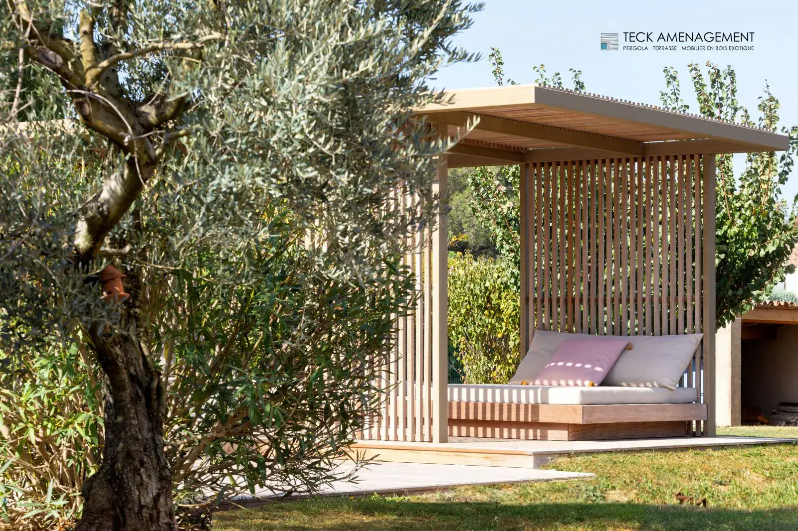 Pergola bois bioclimatique à Marseille