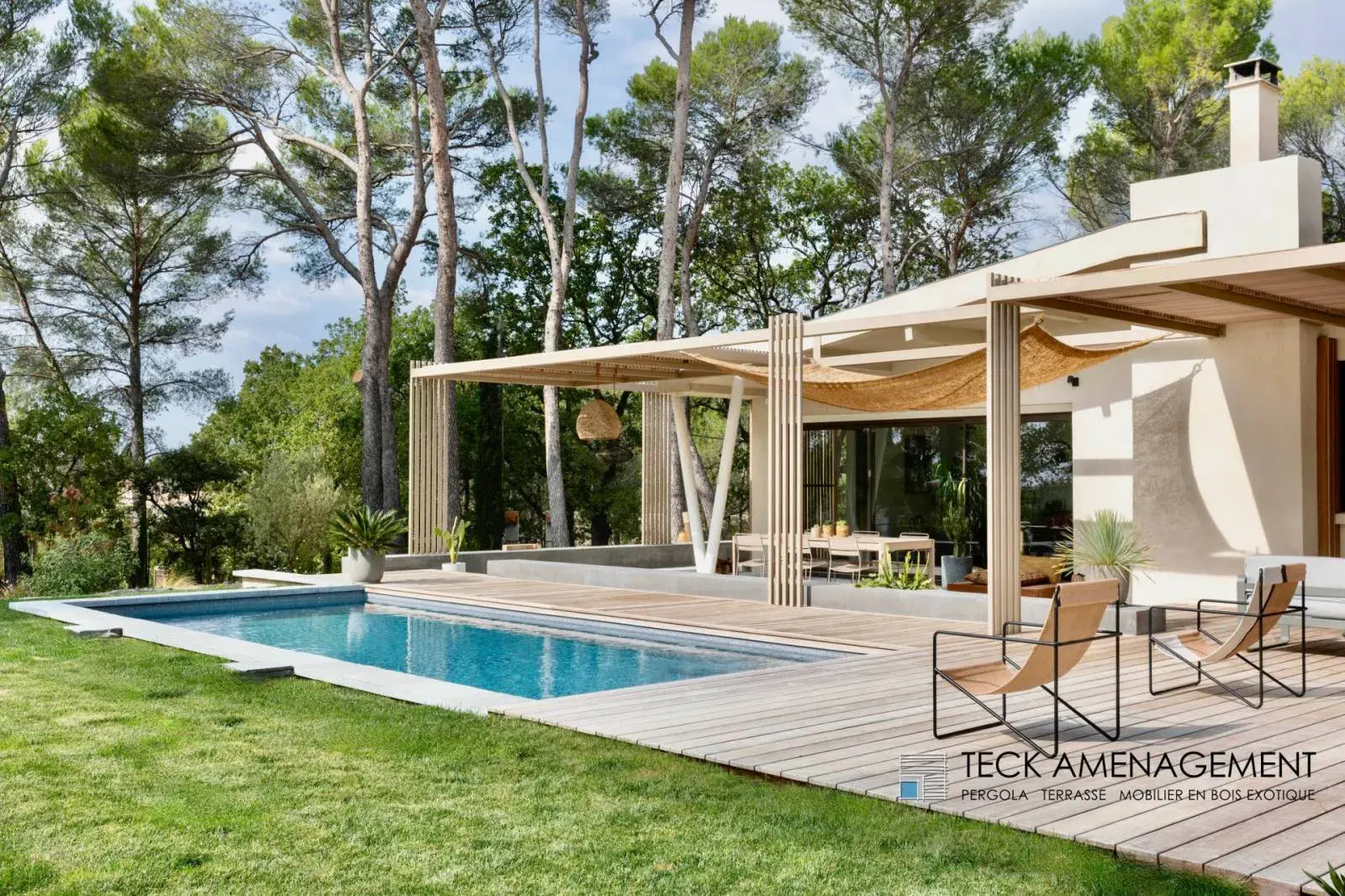 Pergola bois bioclimatique à Marseille