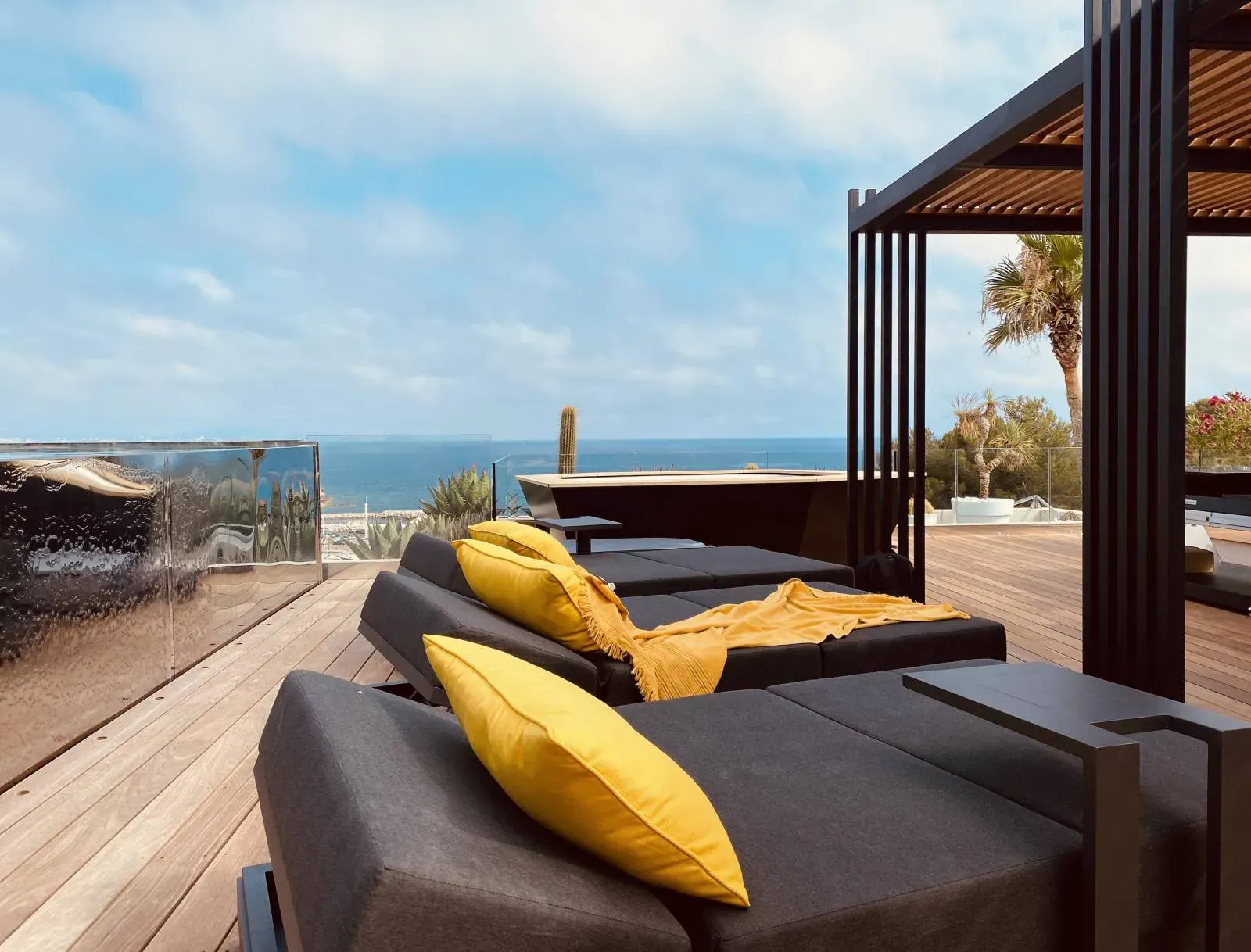 Pergola bois bioclimatique à Marseille