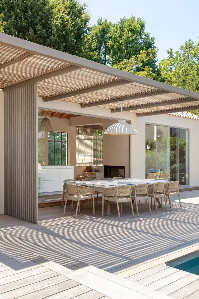 Pergola bois bioclimatique à Marseille