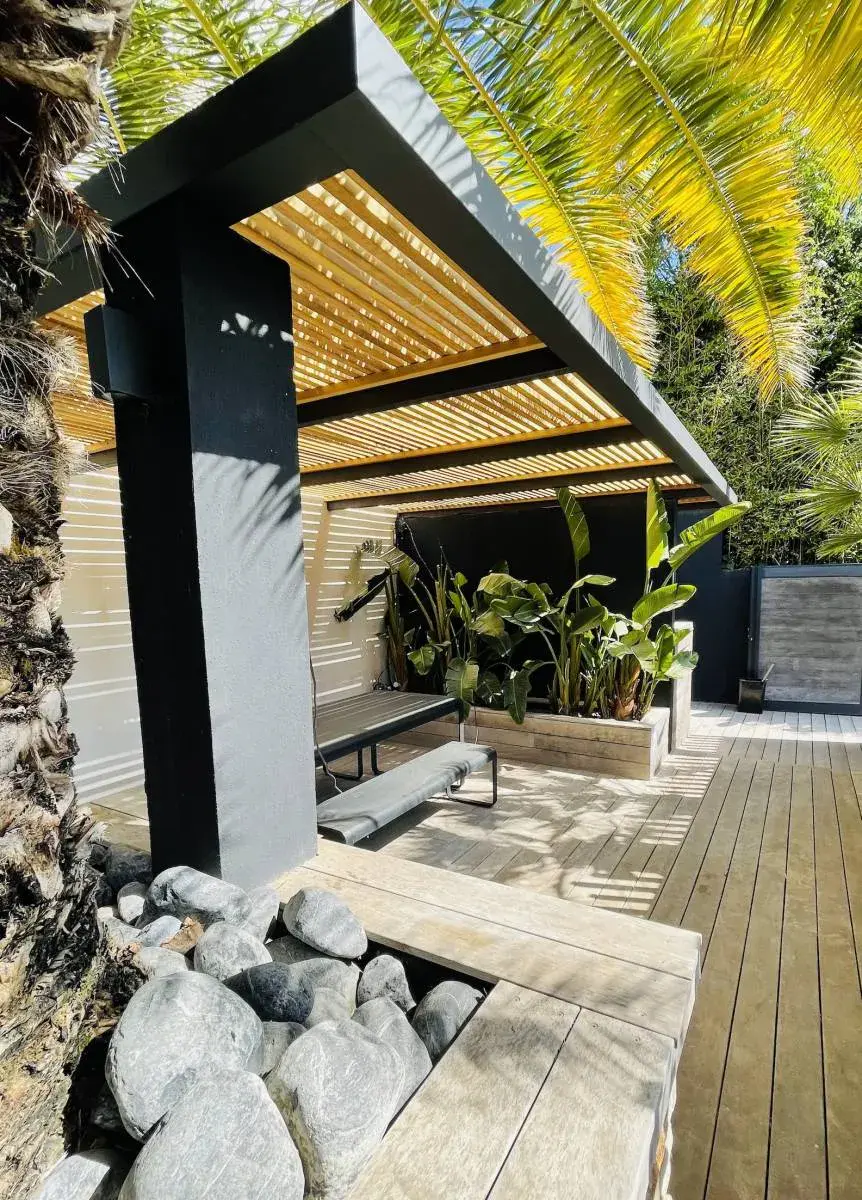 Pergola bois bioclimatique à Marseille