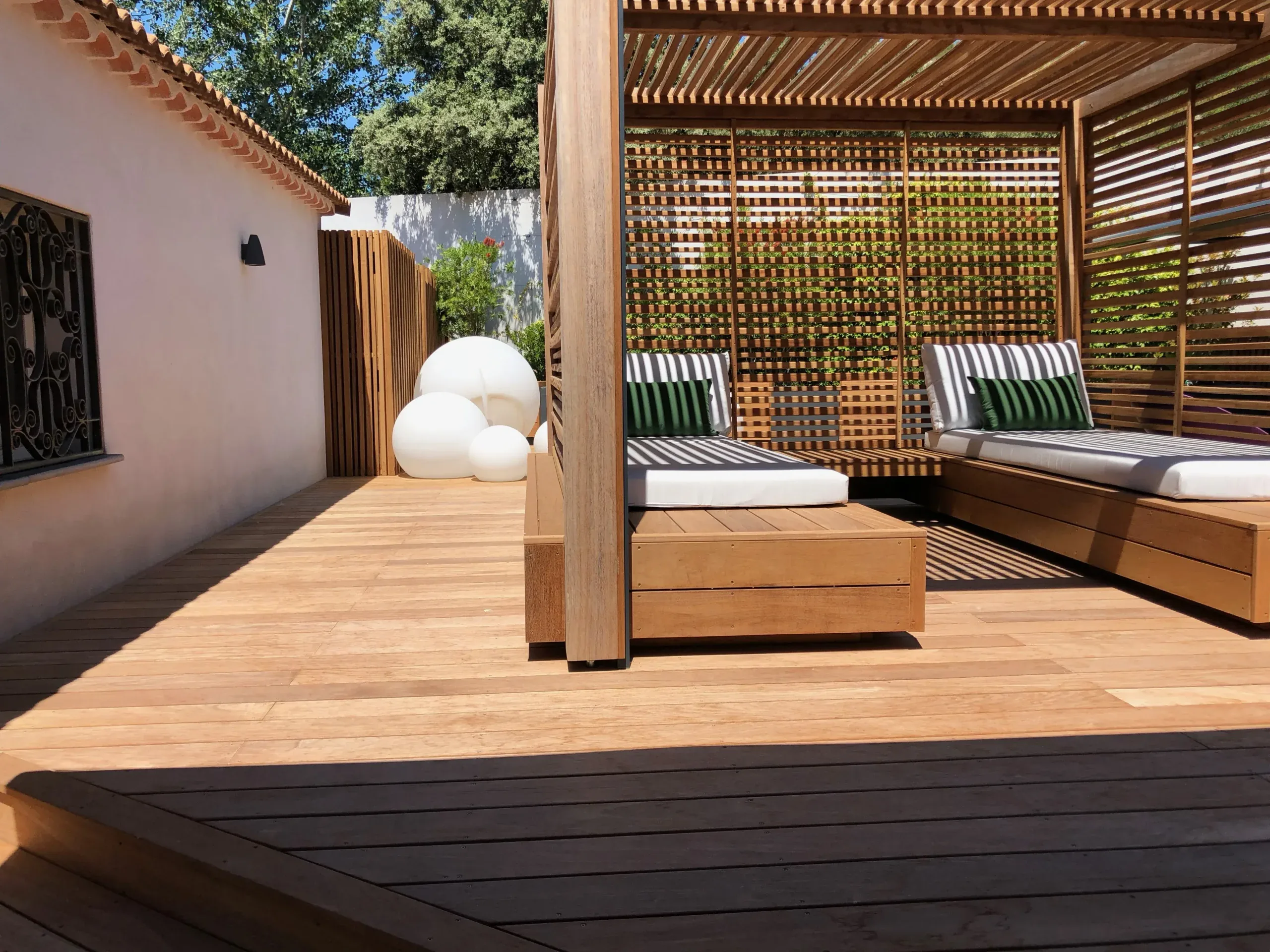 Pergola bois bioclimatique à Marseille