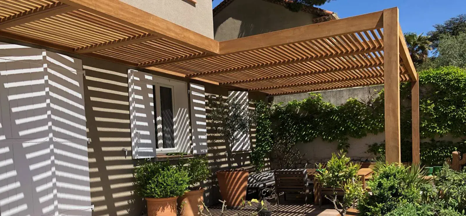 Pergola bois bioclimatique à Marseille