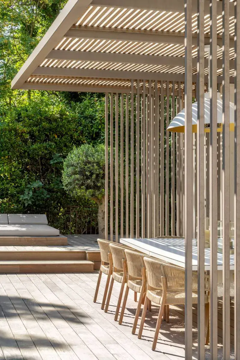 Pergola bois bioclimatique à Marseille