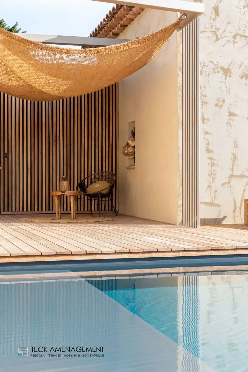 Pergola bois bioclimatique à Marseille