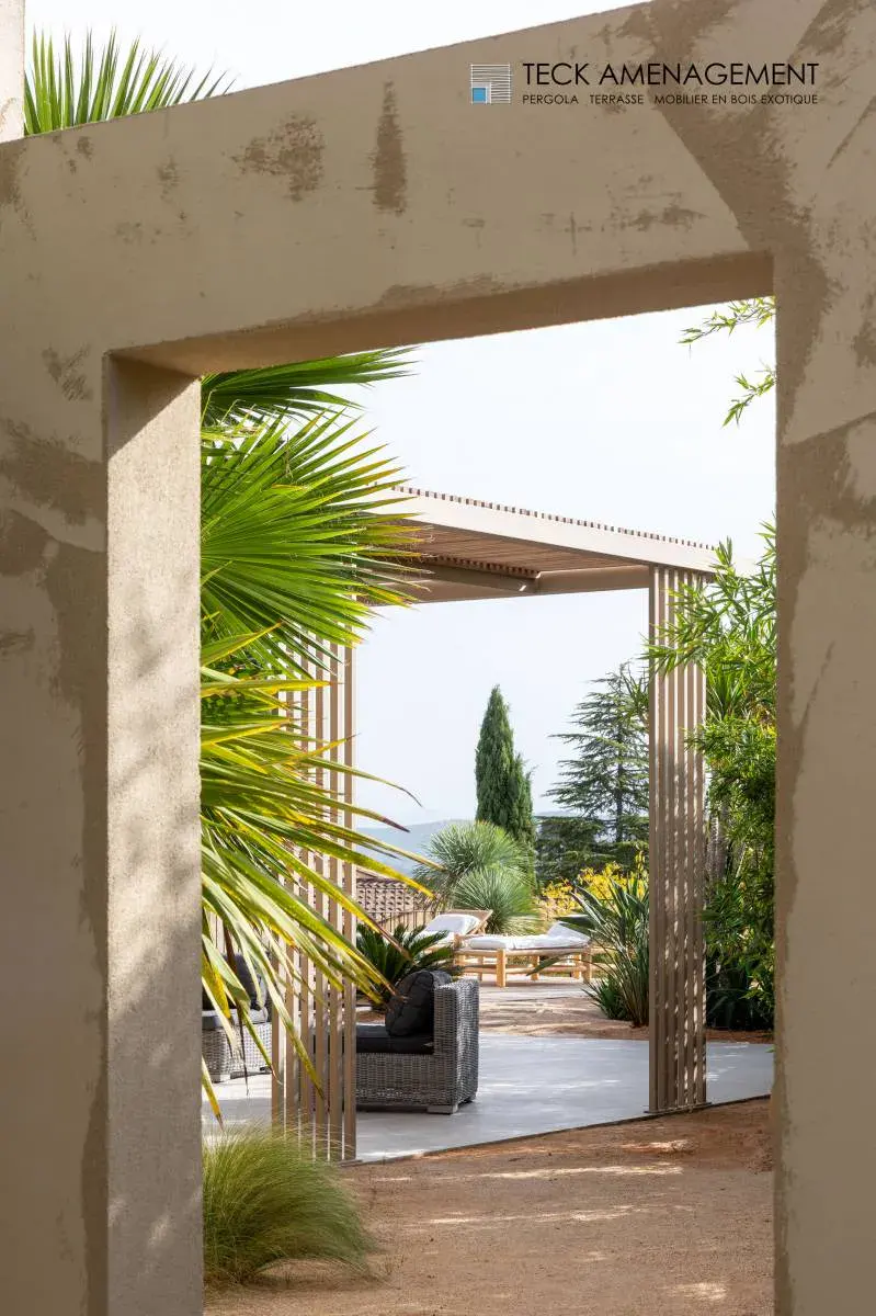 Pergola bois bioclimatique à Marseille