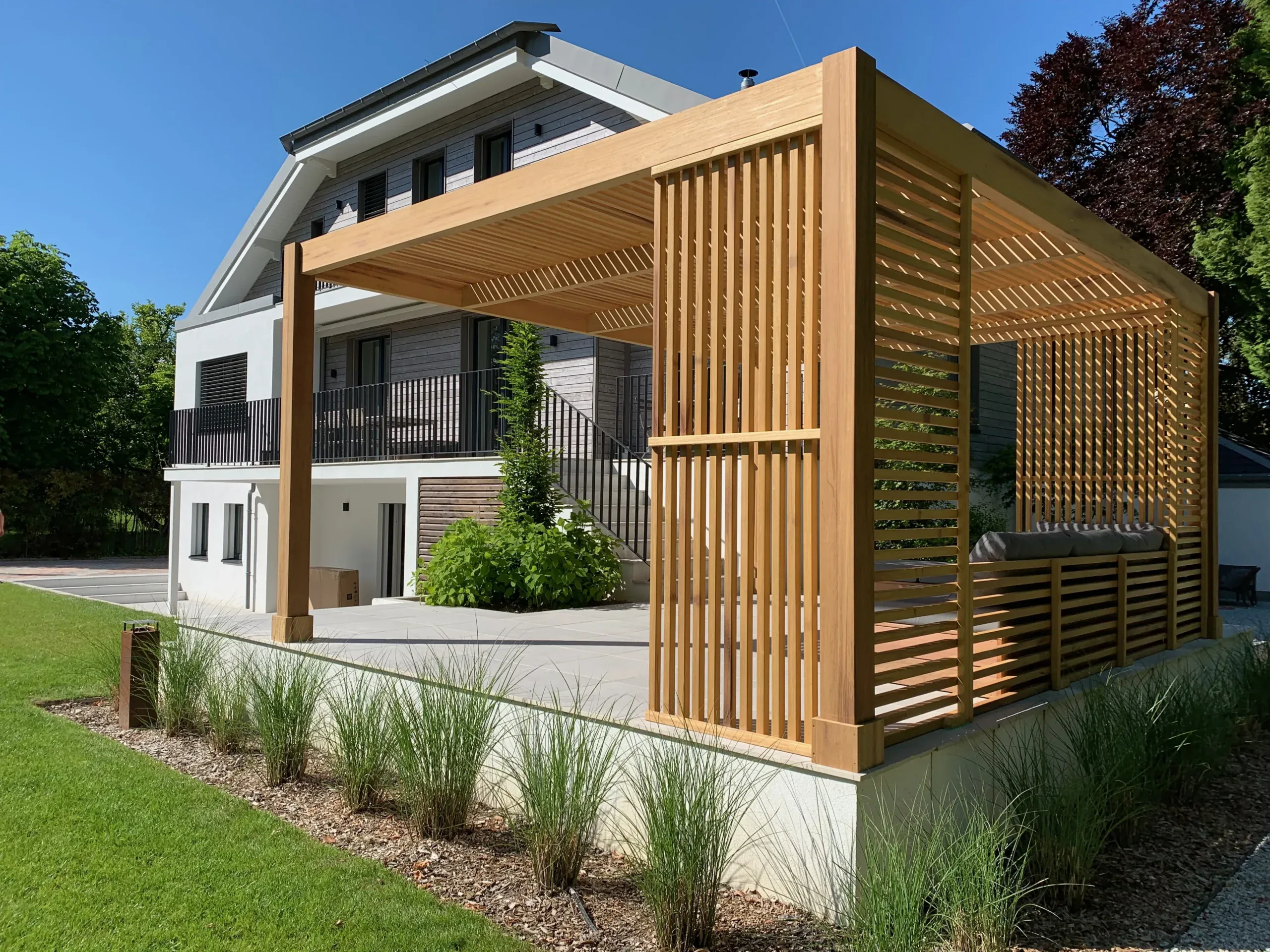 Pergola bois bioclimatique à Marseille