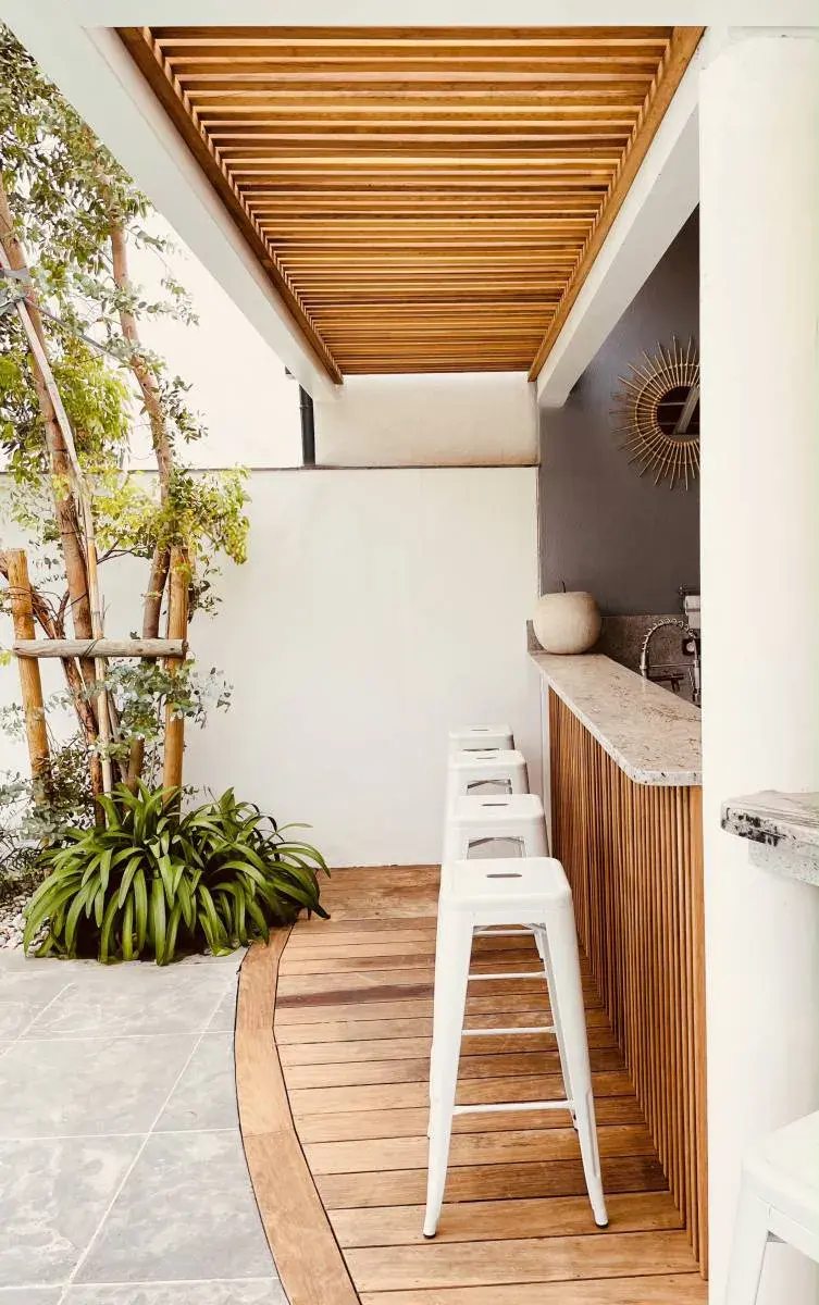 Pergola bois bioclimatique à Marseille