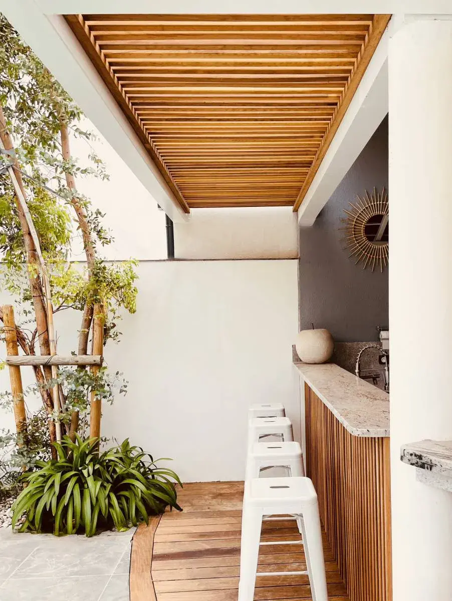 Pergola bois bioclimatique à Marseille