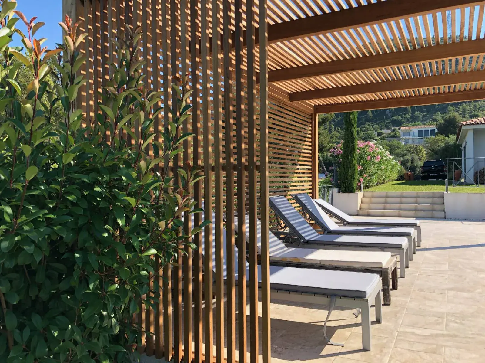 Pergola bois bioclimatique à Marseille