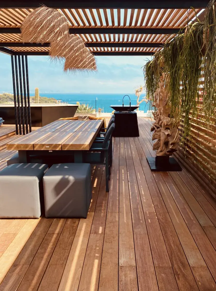 Pergola bois bioclimatique à Marseille