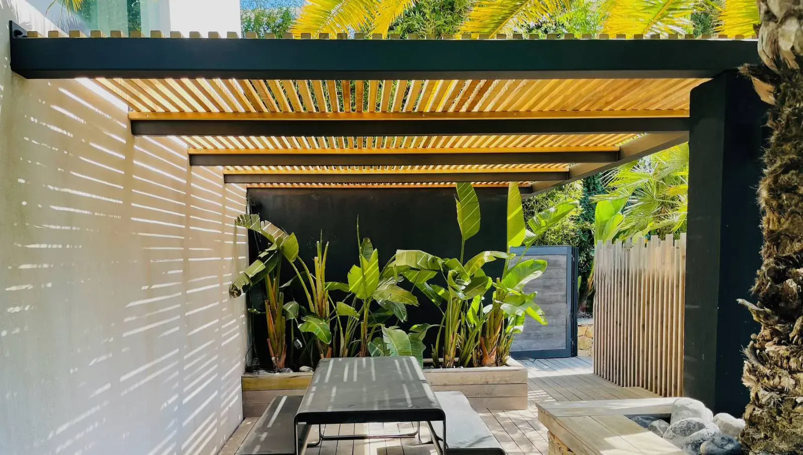 Pergola bois bioclimatique à Marseille