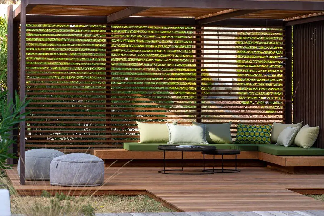 Pergola bois bioclimatique à Marseille