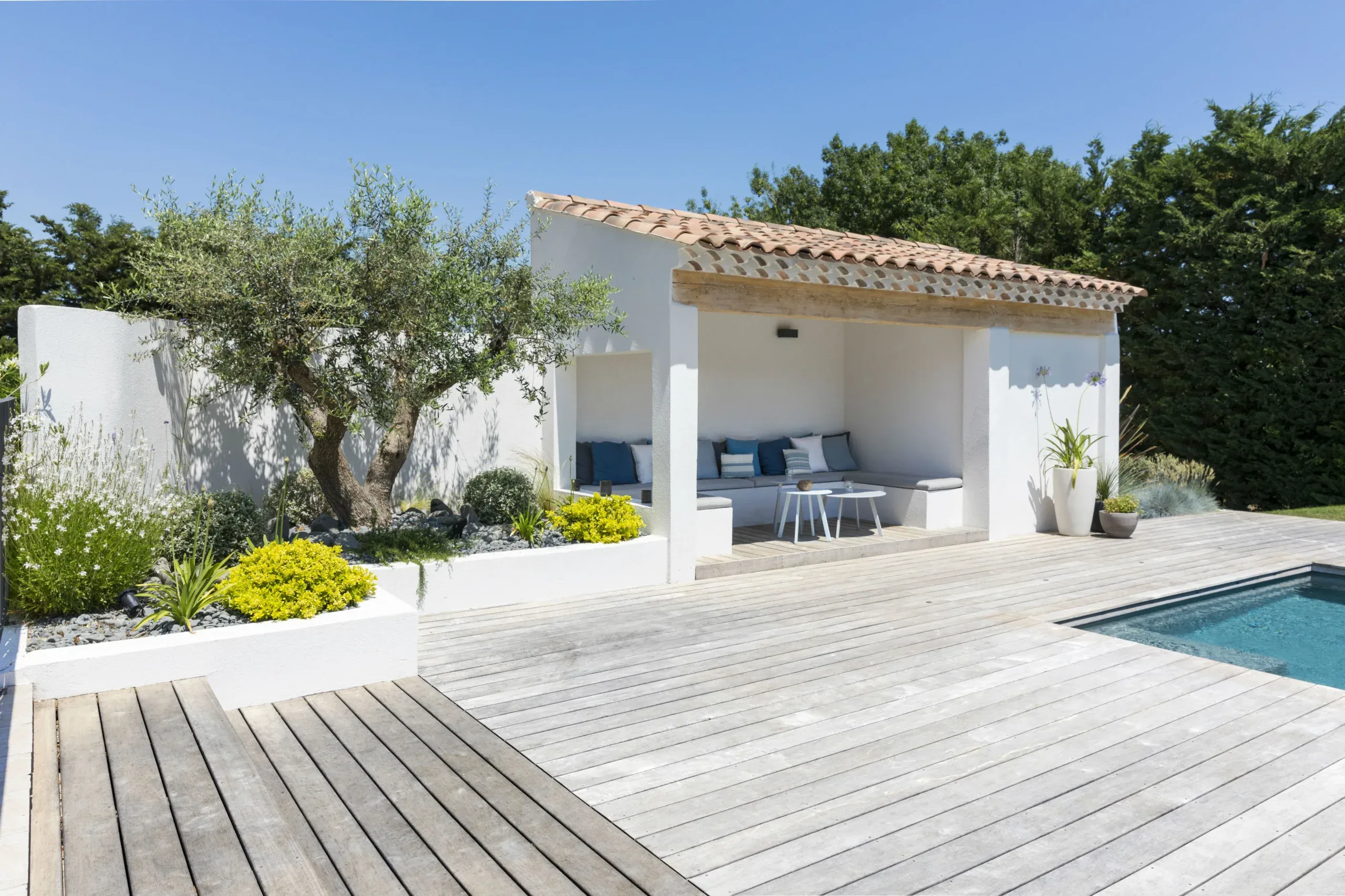 Pergola bois bioclimatique à Marseille