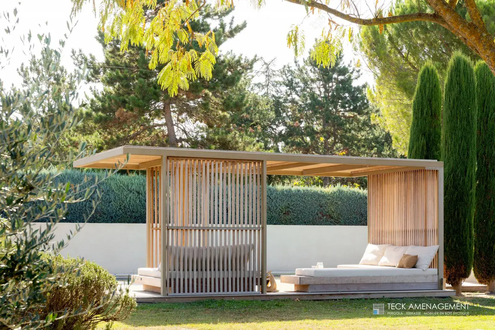 Pergola bois bioclimatique à Marseille