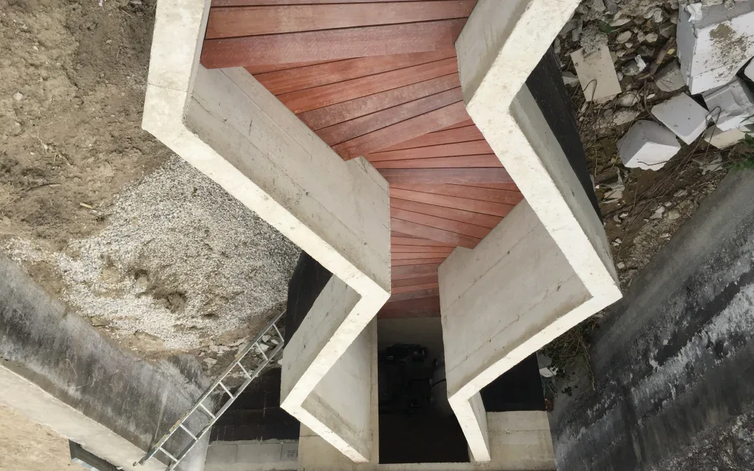 Escalier en bois exotique à Vaison la Romaine