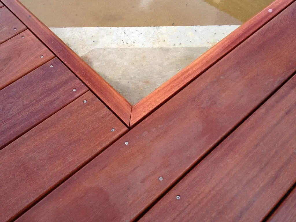 Pergola bois bioclimatique à Marseille