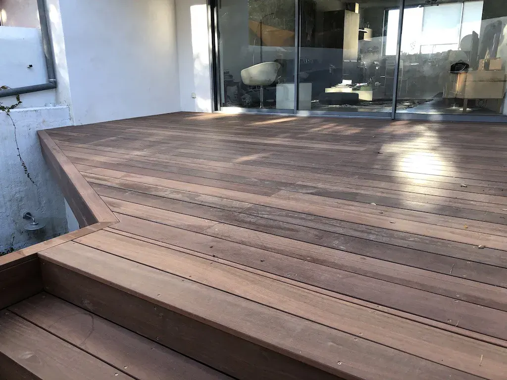 Pergola bois bioclimatique à Marseille