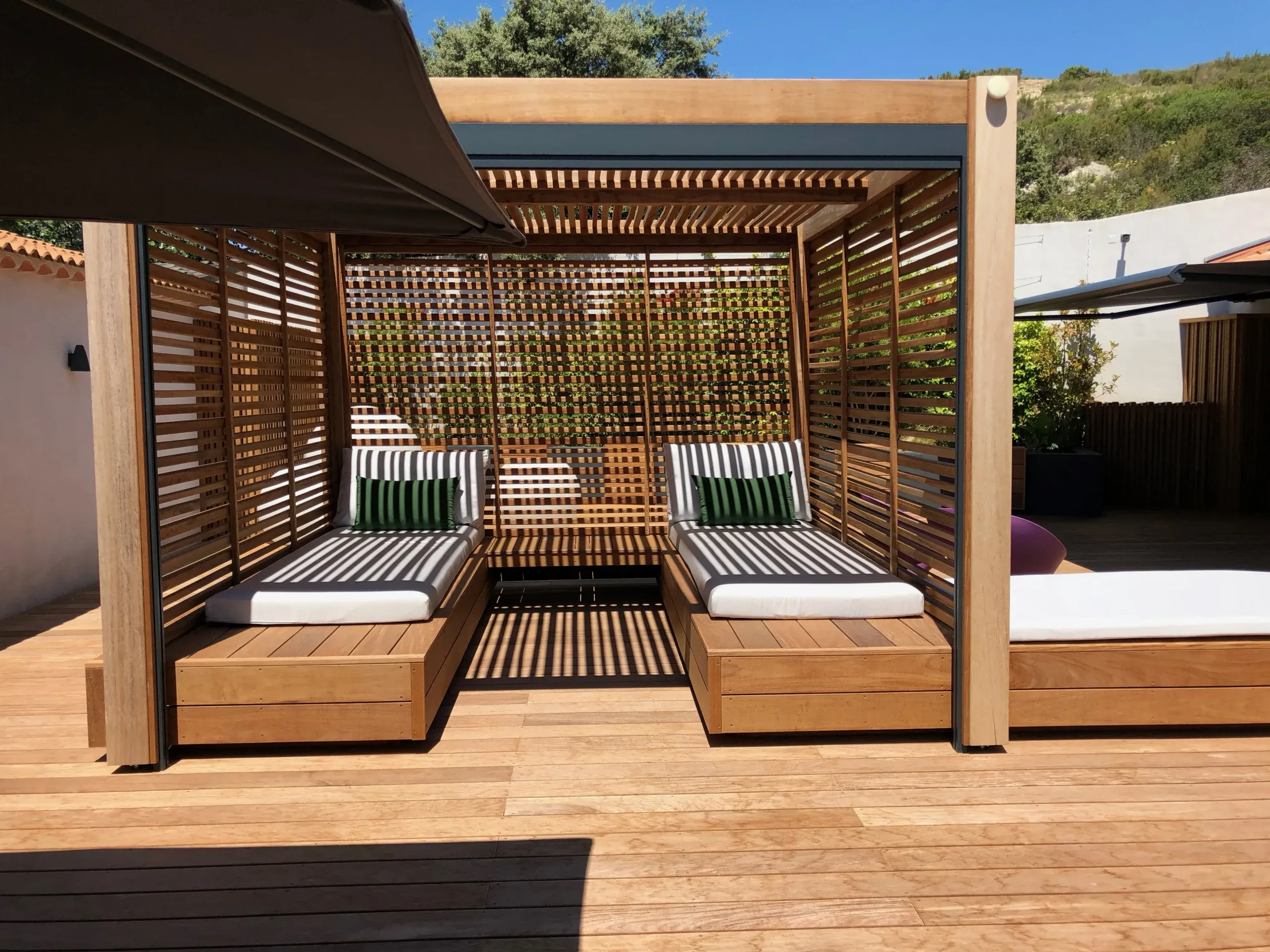 Pergola bois bioclimatique à Marseille