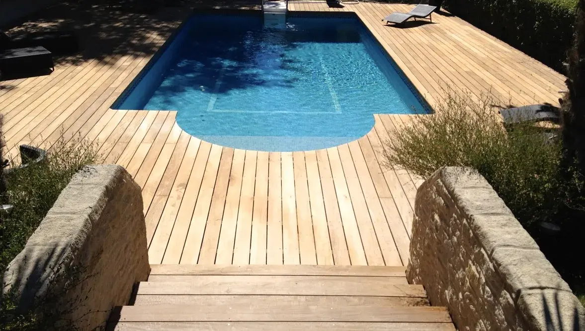 Pergola bois bioclimatique à Marseille
