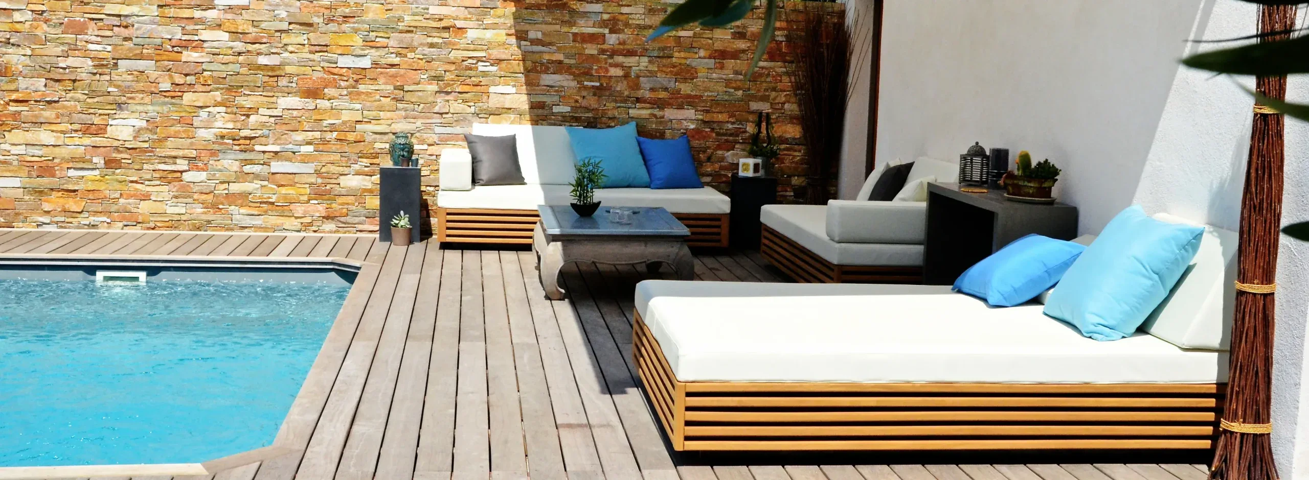 Pergola bois bioclimatique à Marseille