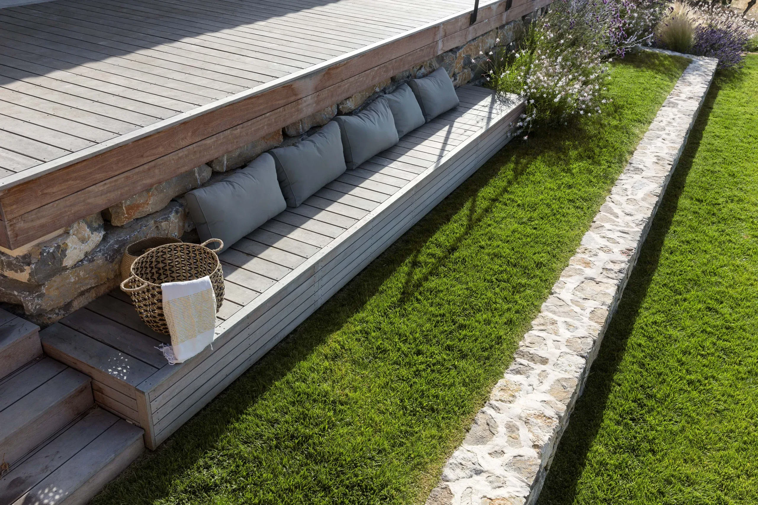 Pergola bois bioclimatique à Marseille