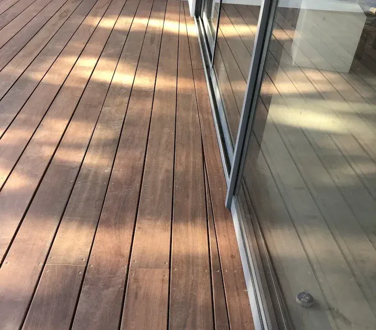 Terrasse et escalier en ipé 40m² sur maison à étages à Marseille – Teck