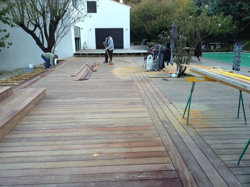 Pergola bois bioclimatique à Marseille